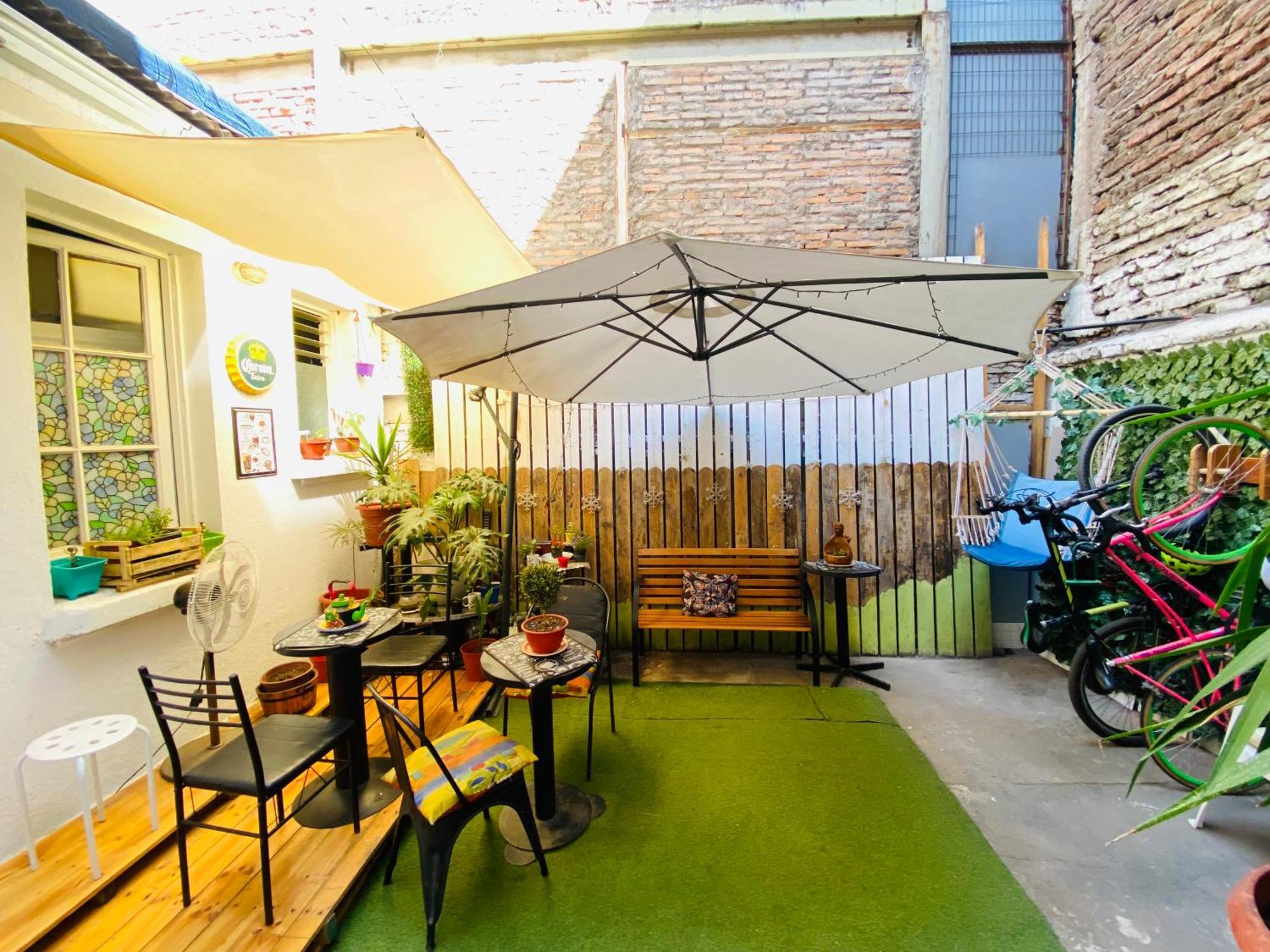 Urbano Hostel Santiago Exterior photo